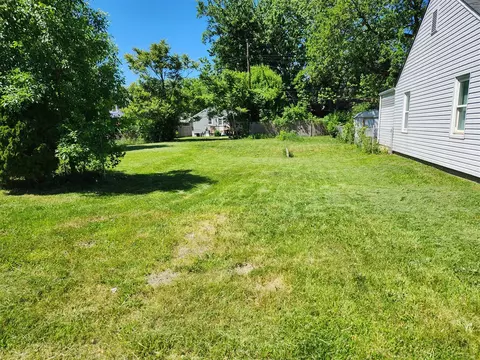 351 E Milton, Hazel Park, MI 48030