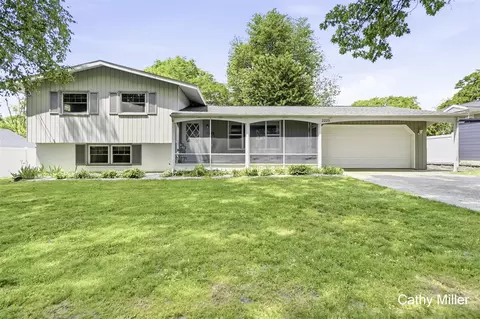 2223 Rosewood, Grand Rapids, MI 49506