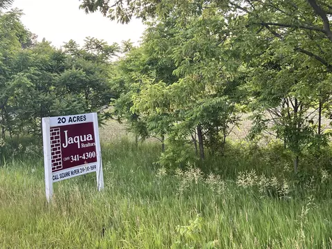 421-435 E Battle Crk, Galesburg, MI 49053
