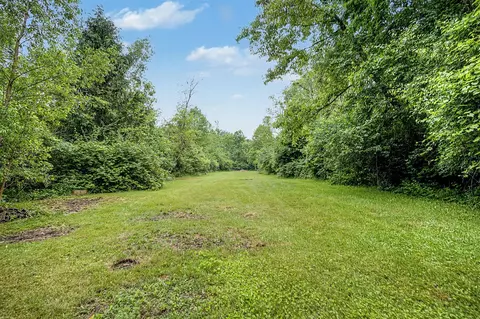 2800 Glasgow, Jackson, MI 49201 photo 9