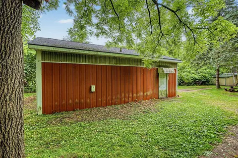 2800 Glasgow, Jackson, MI 49201 photo 3
