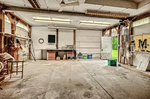 2800 Glasgow, Jackson, MI 49201 photo 13
