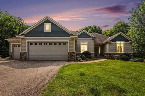 2844 Bunker Hl, Marne, MI 49435