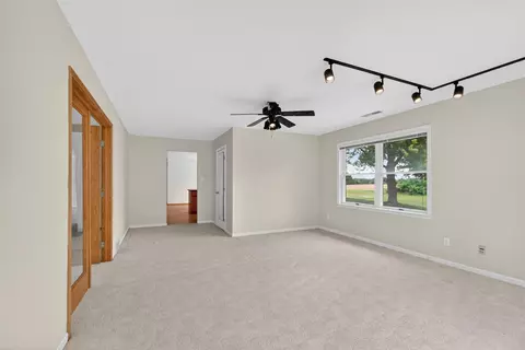 Living - 5115 Lansing, Jackson, MI 49201 photo 7 of 11