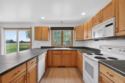 Kitchen - 5115 Lansing, Jackson, MI 49201 photo 3 of 3