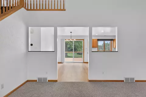 Living - 5115 Lansing, Jackson, MI 49201 photo 6 of 11