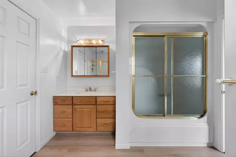 Bath - 5115 Lansing, Jackson, MI 49201 photo 6 of 7