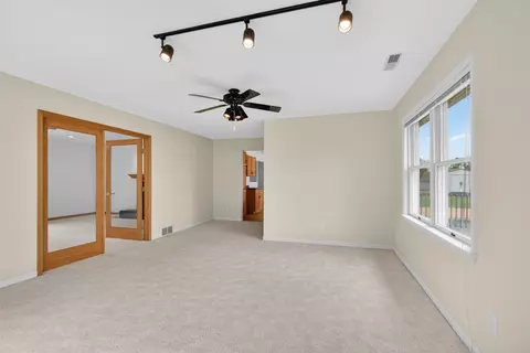Living - 5115 Lansing, Jackson, MI 49201 photo 8 of 11