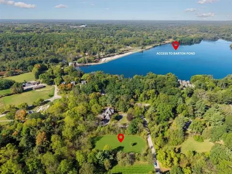 244 Barton Shr, Ann Arbor, MI 48105 photo 2
