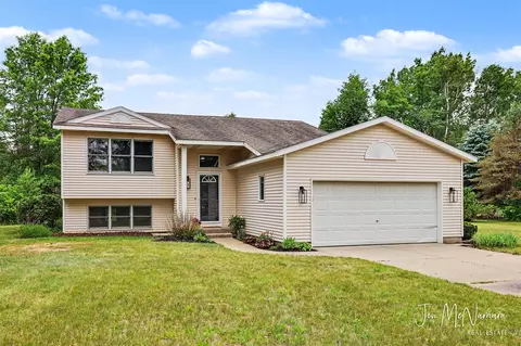 4050 Rector, Rockford, MI 49341