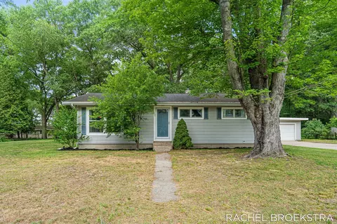 15703 Vineyard, Spring Lake, MI 49456