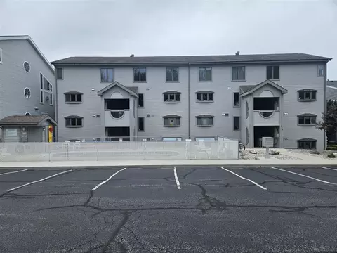 317 5th UNIT 4, Manistee, MI 49660
