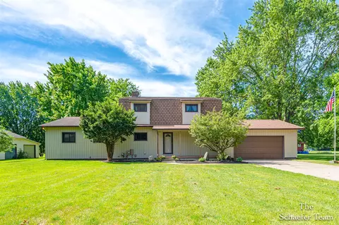 888 Bowes, Lowell, MI 49331