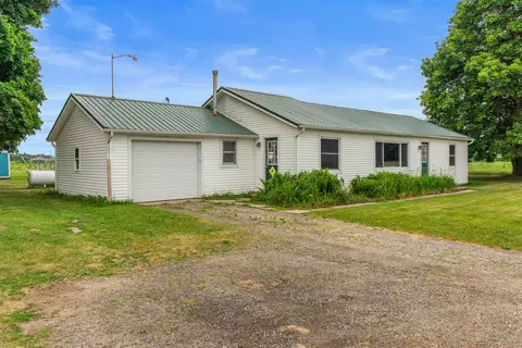 5651 W Chicago, Jonesville, MI 49250