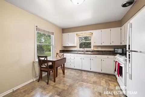 Kitchen - 13384 68th, Allendale, MI 49401 photo 2 of 2