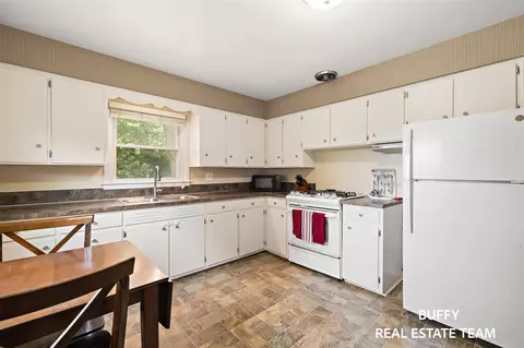 Kitchen - 13384 68th, Allendale, MI 49401 photo 1 of 2