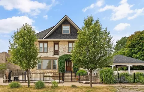 424 Huron, South Haven, MI 49090