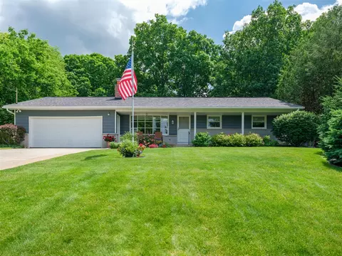 5482 Lindenwood, Kalamazoo, MI 49004