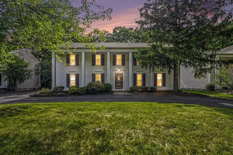 5535 S Piccadilly, West Bloomfield, MI 48322