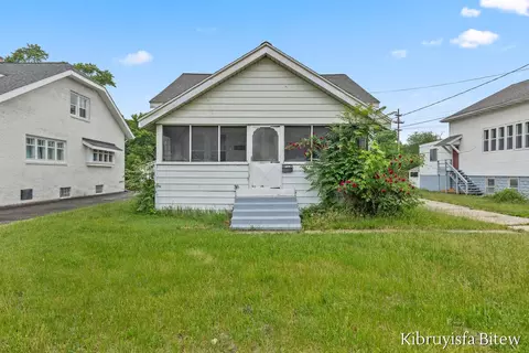 2453 Byron Ctr, Wyoming, MI 49519