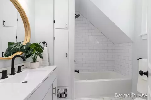 Bath - 404 S S Brg, Belding, MI 48809 photo 2 of 2