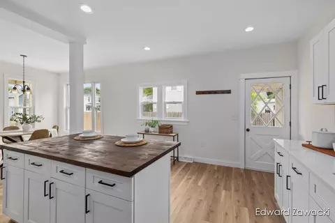 Kitchen - 404 S S Brg, Belding, MI 48809 photo 3 of 3