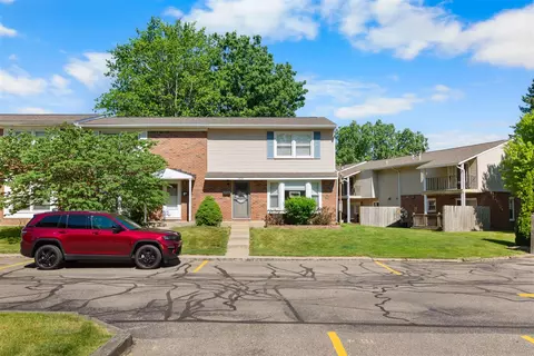 13250 Lake Pt, Belleville, MI 48111