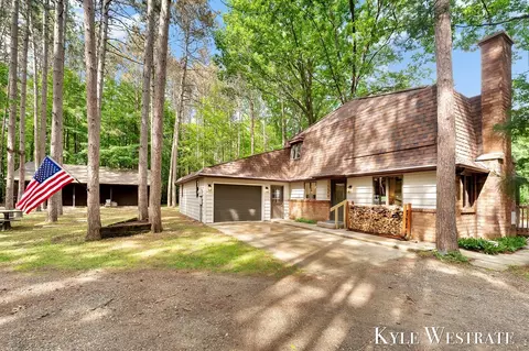 15594 Ritchie, Cedar Springs, MI 49319