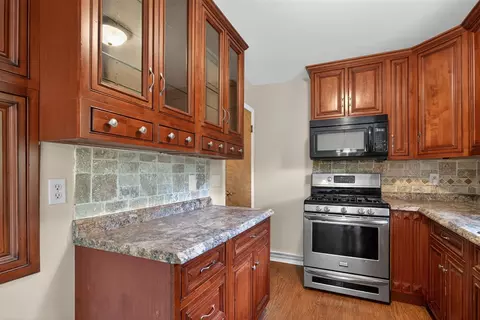 Kitchen - 100 N Second, Jackson, MI 49202 photo 3 of 5