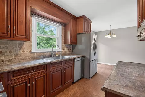 Kitchen - 100 N Second, Jackson, MI 49202 photo 4 of 5