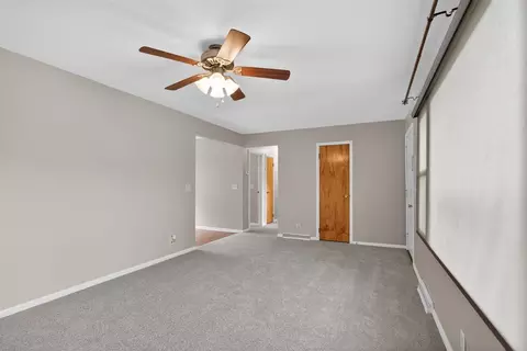 Living - 100 N Second, Jackson, MI 49202 photo 3 of 4