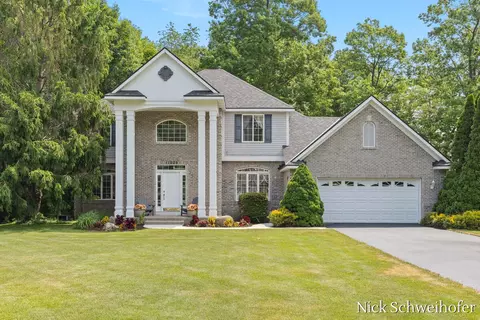 11220 Oak Grv, Grand Haven, MI 49417