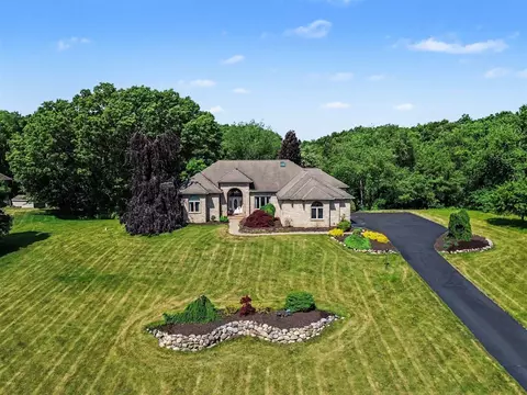 888 Ridge, Chelsea, MI 48118