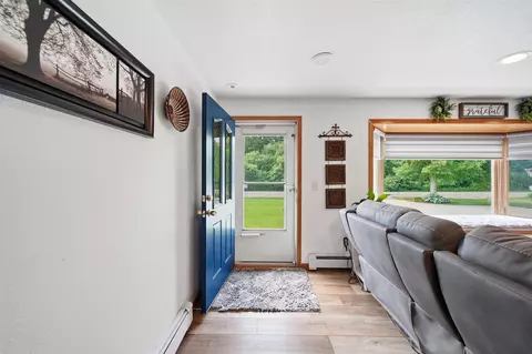 Entry Way - 3780 Hendee, Jackson, MI 49201 photo 1 of 1