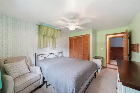 Bedroom - 3780 Hendee, Jackson, MI 49201 photo 4 of 6