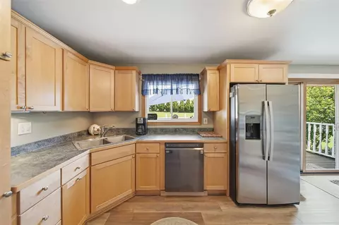 Kitchen - 3780 Hendee, Jackson, MI 49201 photo 4 of 5