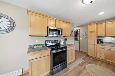 Kitchen - 3780 Hendee, Jackson, MI 49201 photo 2 of 5