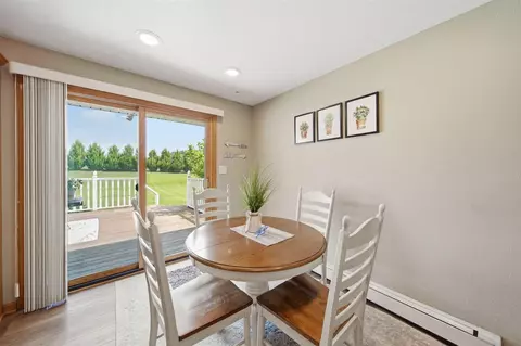 Dining - 3780 Hendee, Jackson, MI 49201 photo 2 of 3