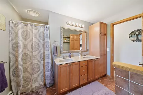 Bath - 3780 Hendee, Jackson, MI 49201 photo 3 of 4