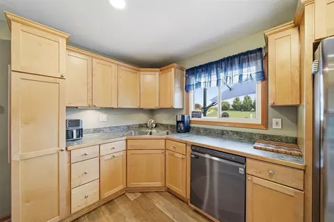 Kitchen - 3780 Hendee, Jackson, MI 49201 photo 3 of 5