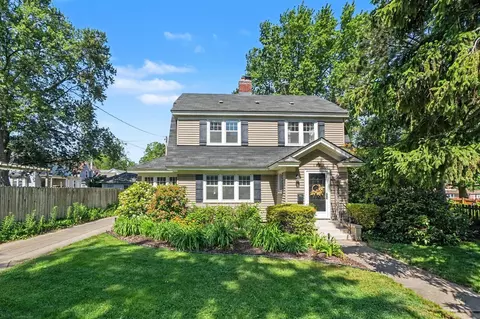 560 State, Holland, MI 49423
