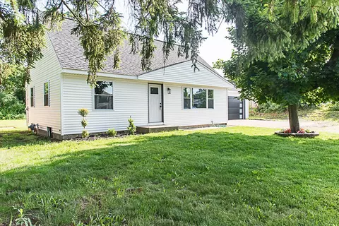 1822 W W Ctr, Portage, MI 49024