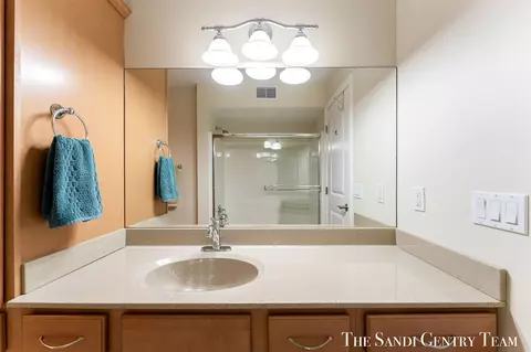 Bath - 145 Stonegate, Spring Lake, MI 49456 photo 5 of 5