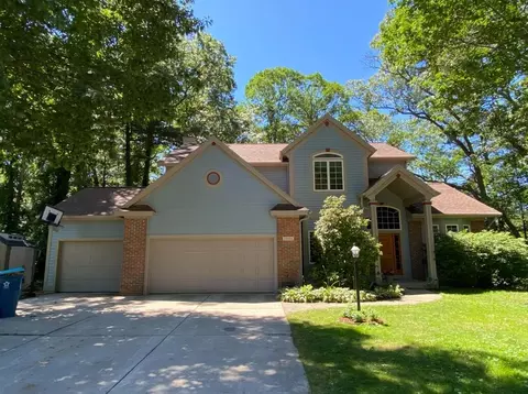 15386 Oak Pt, Spring Lake, MI 49456