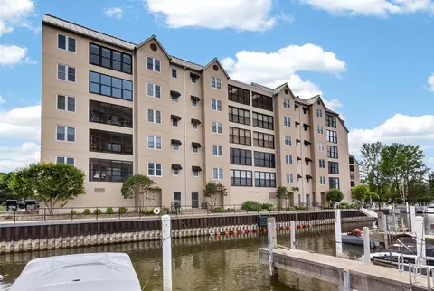 250 Water #C, Saint Joseph, MI 49085