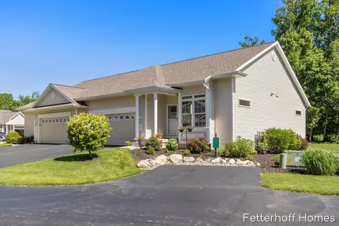 945 Kensington #122, Grand Rapids, MI 49534