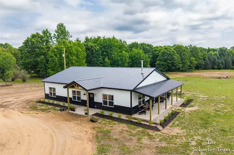 5227 S Johnson, Greenville, MI 48838