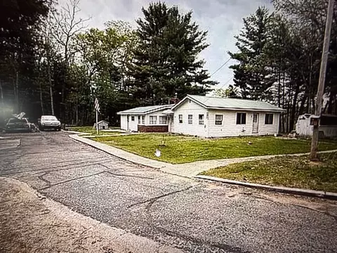 3105 N Evergreen, White Cloud, MI 49349