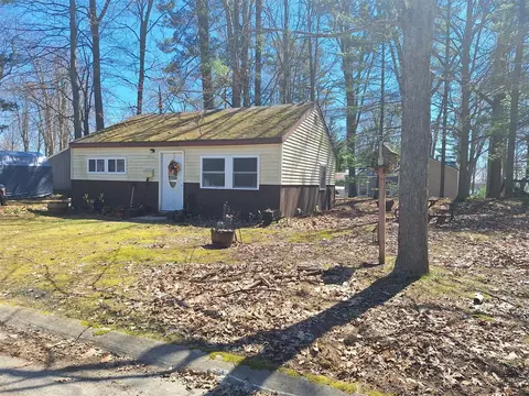 2415 Mohawk, Cadillac, MI 49601