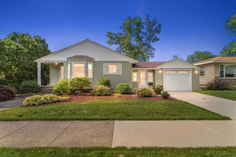 42 W 29th, Holland, MI 49423